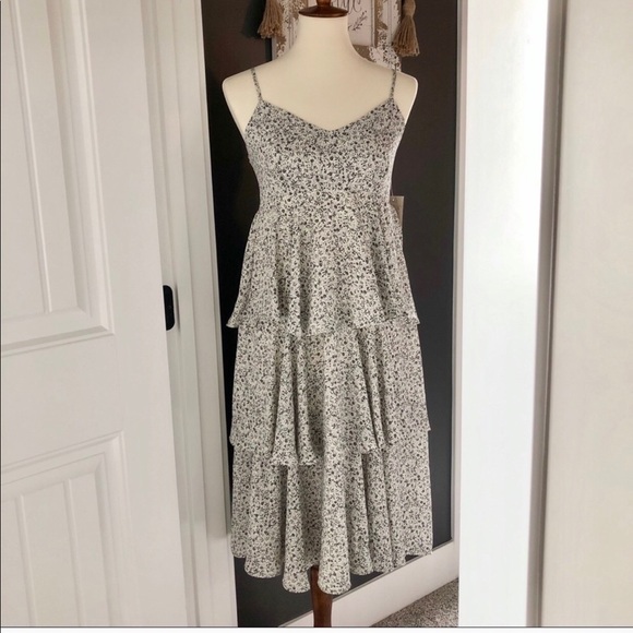New Black & White Floral Multi Tiered Dress Size M - Picture 2 of 15